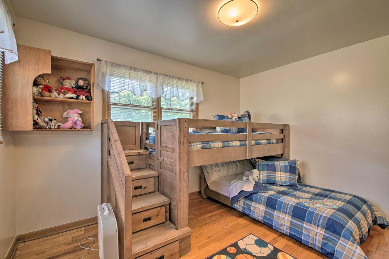 Bright Springfield Home Walk To Nature Center! Экстерьер фото