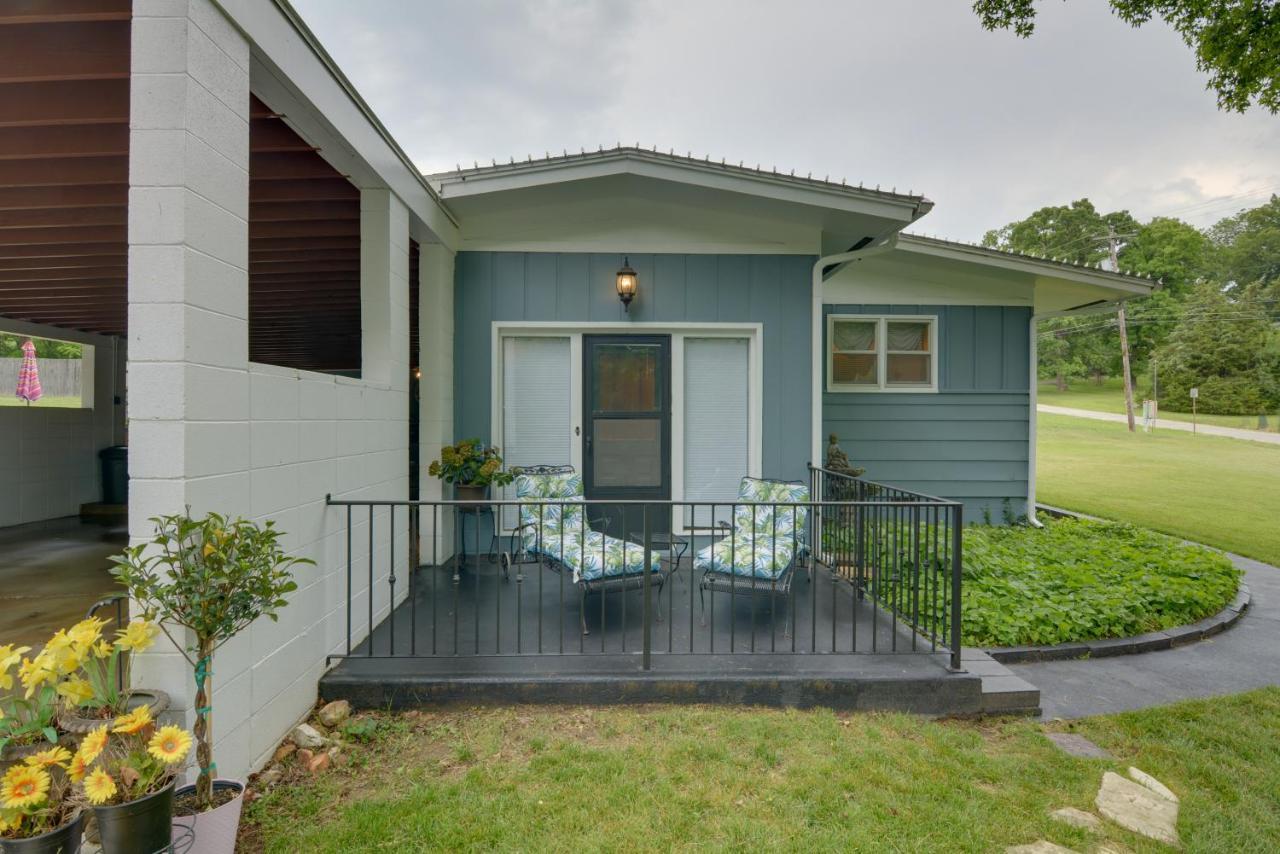 Bright Springfield Home Walk To Nature Center! Экстерьер фото