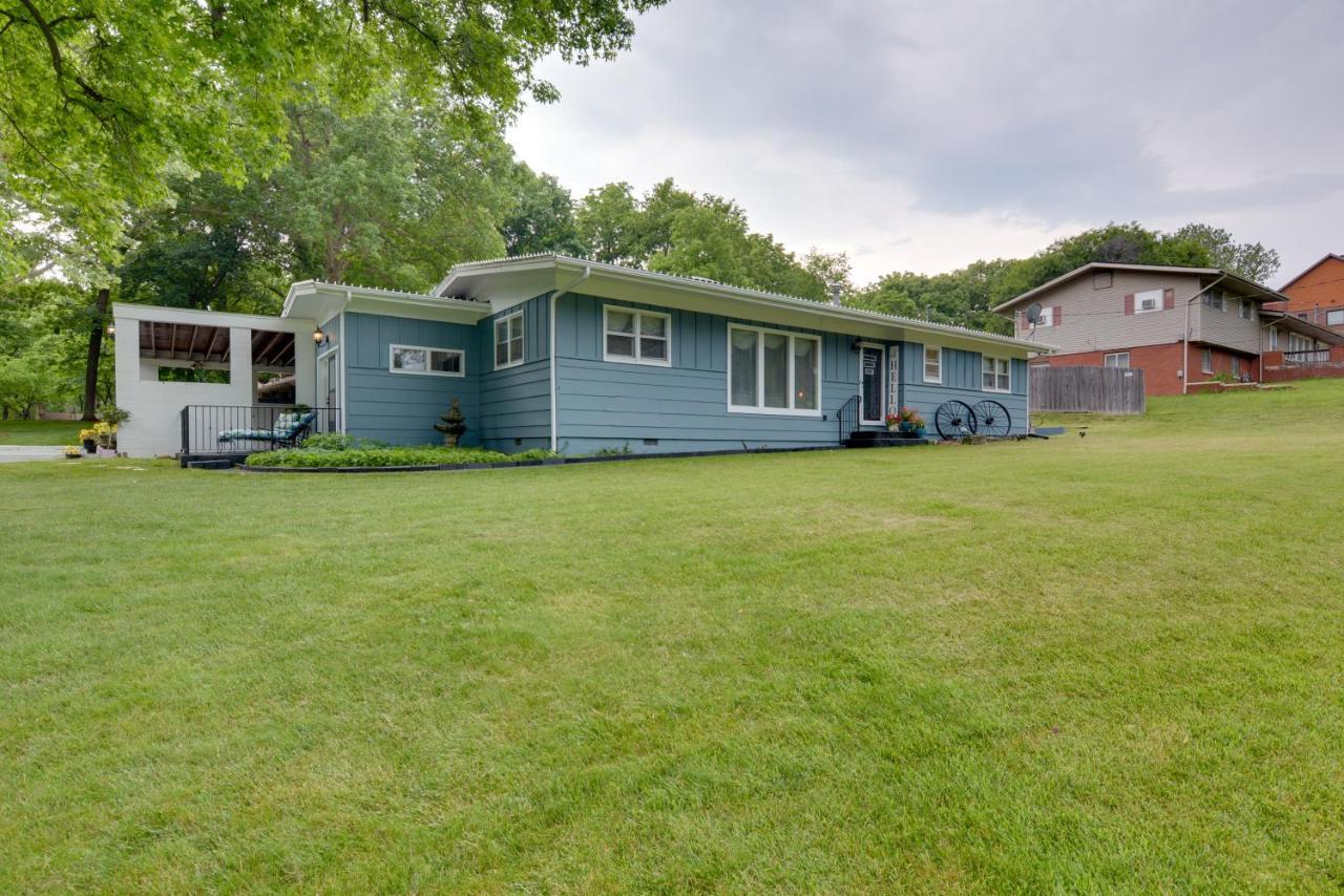 Bright Springfield Home Walk To Nature Center! Экстерьер фото