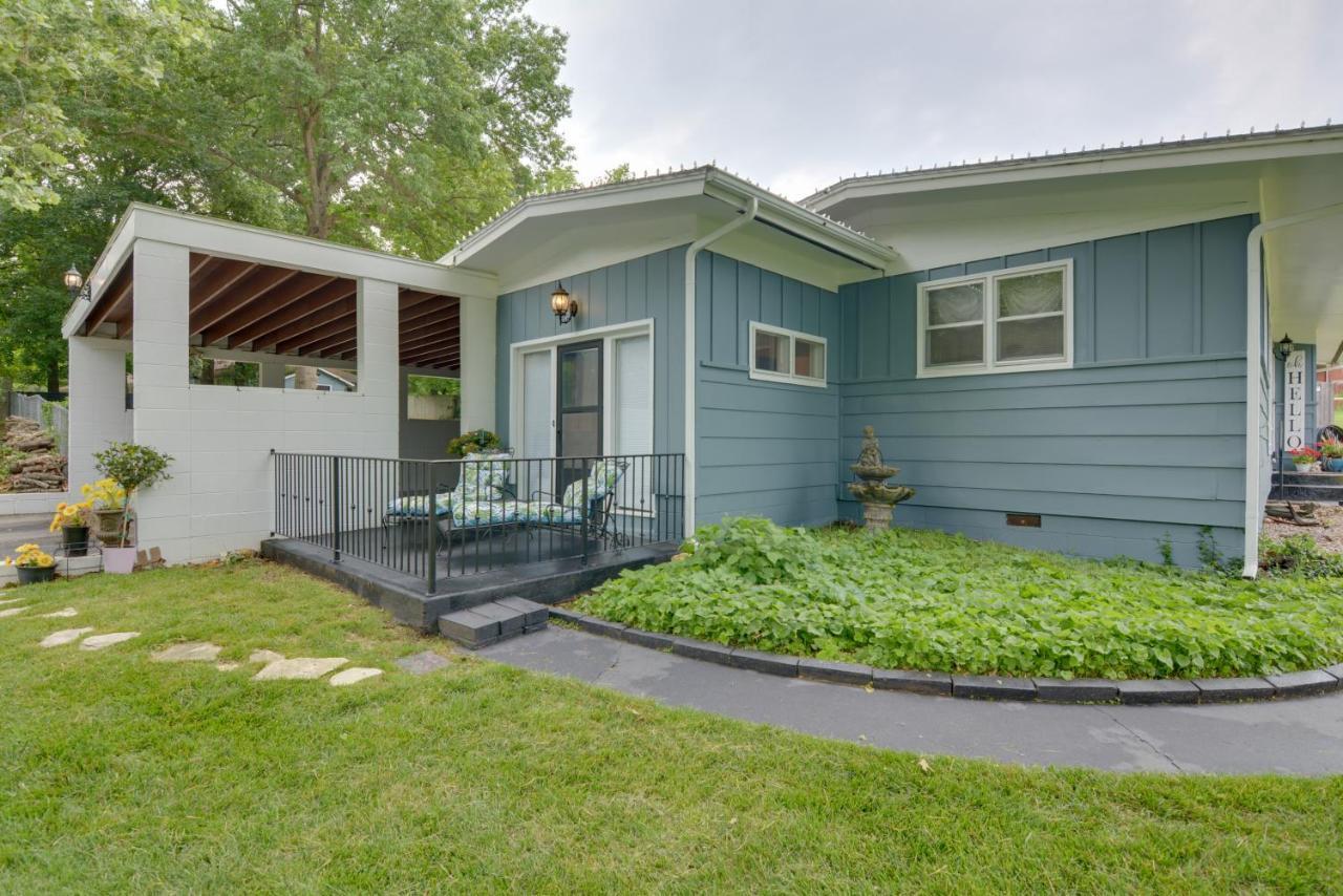Bright Springfield Home Walk To Nature Center! Экстерьер фото