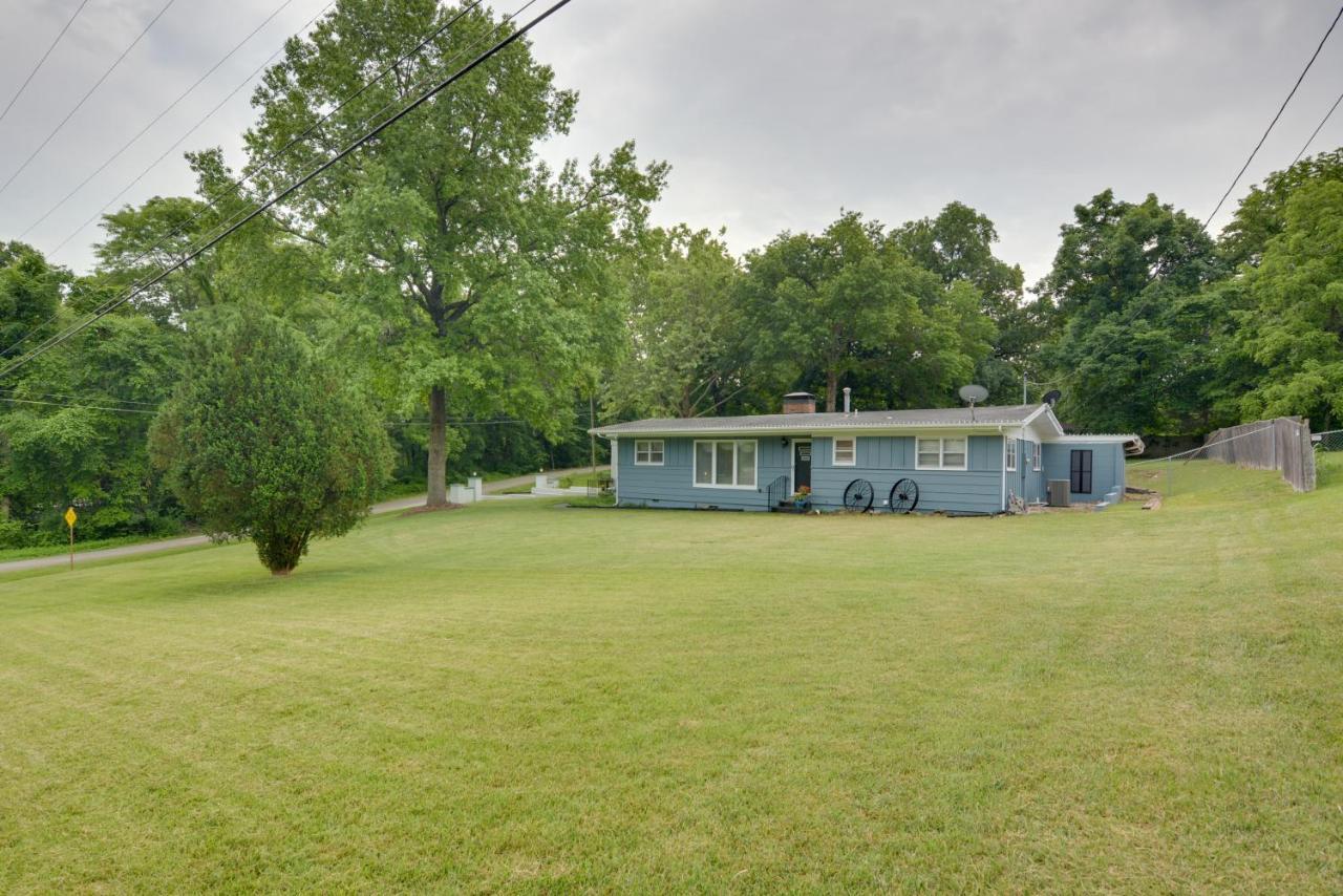 Bright Springfield Home Walk To Nature Center! Экстерьер фото